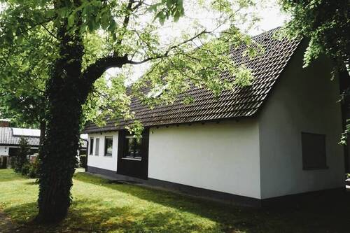Alter Baumbestand - 5 Zimmer Einfamilienhaus zum Kaufen in Schwabach