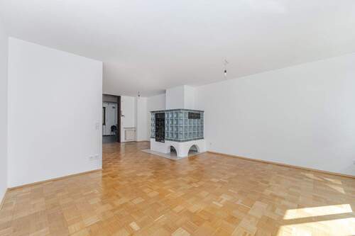 Wohnzimmer mit Kachelofen - 