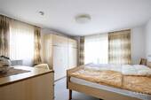 Schlafzimmer OG mit Balkon - 