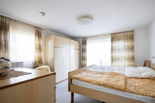 Schlafzimmer OG mit Balkon - 
