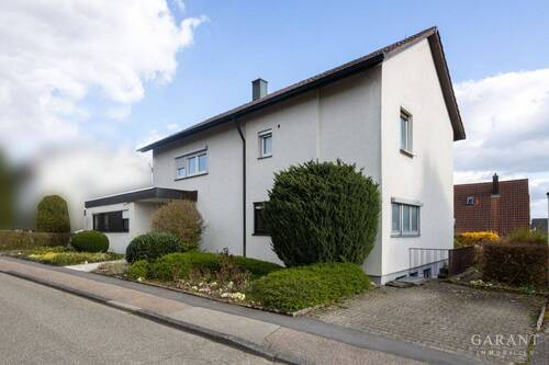 Seitenansicht - 8 Zimmer Einfamilienhaus zum Kaufen in Öhringen