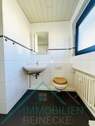 Bad Ansicht WC und Waschbecken - 