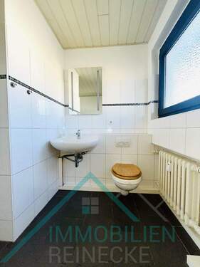Bad Ansicht WC und Waschbecken - 