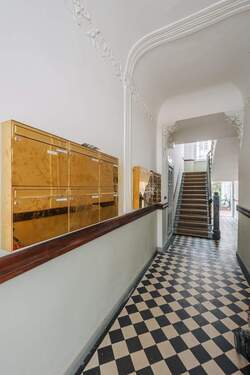 Esm8 Treppenhaus - 2 Zimmer Etagenwohnung zum Kaufen in Berlin