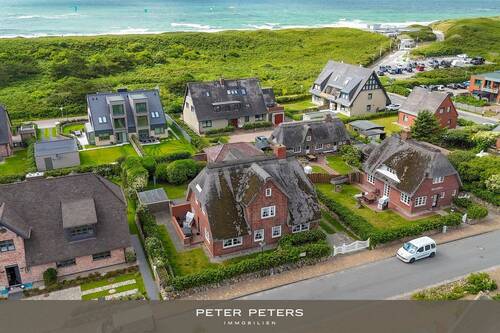 Bild 1 - Reetgedecktes Mehrfamilienhaus in Strandnaher Lage