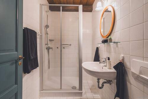 Bad zum Zimmer von 14,2 m² - 