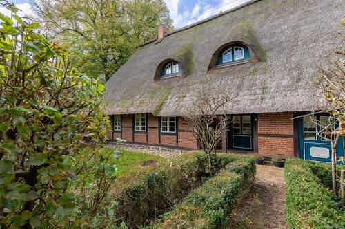 Willkommen, Blick zur Haustür - 8 Zimmer Bauernhaus, Landhaus zum Kaufen in Eutin / Fissau