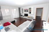 Wohnzimmer EG - 8 Zimmer Einfamilienhaus in Otzing