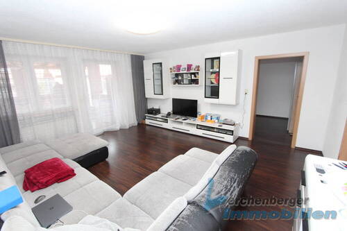 Wohnzimmer EG - 8 Zimmer Einfamilienhaus in Otzing