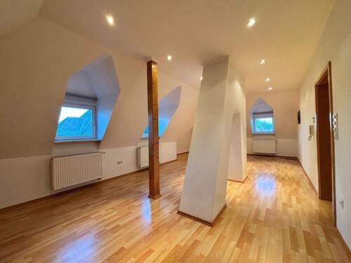 Bild 1 - Helle freundliche Dachgeschosswohnung in bester Lage in Speyer