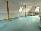 Wohnbereich - Kleines Juwel in Merseburg - Einraum Dachgeschosswohnung mit Balkon + Garten