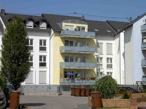 Bild 1 - TOP 3 ZKB + Balkon - 680,00&nbsp;EUR Kaltmiete, ca.&nbsp; 80,00&nbsp;m&sup2;&nbsp;Wohnfl&auml;che