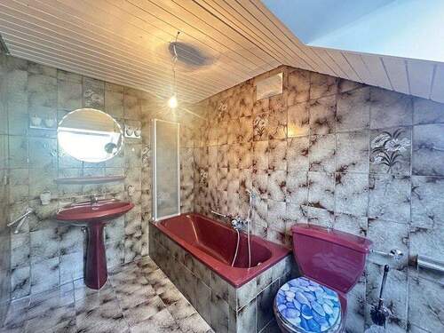 Bad im Dachgeschoss - 