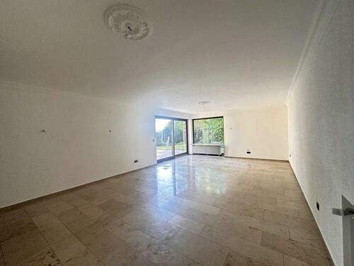 Wohnen - 5 Zimmer Einfamilienhaus in Schwaig