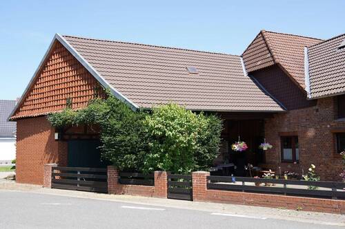 Resthof am Ortsrand - * Wohnhaus mit charmantem Resthof-Charakter * - großzügige Immobilie am Ortsrand von Arpke