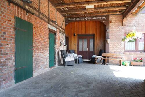 Eingangsbereich - Mehrfamilienhaus, Wohnhaus mit 162,00 m² in Lehrte zum Kaufen