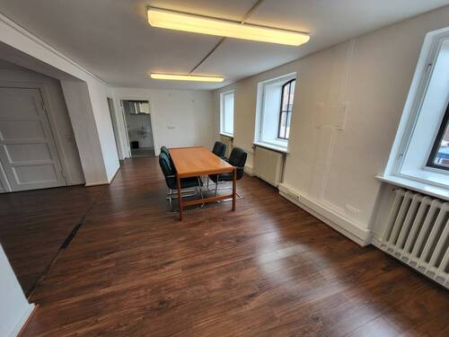 Büro 1 - 