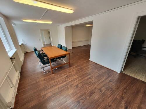 Büro 1 - 