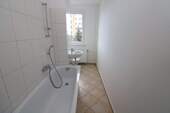 Bad mit Wanne - Einfach Hammer...günstige 3-RW mit hellem Wannenbad u. Balkon!!!
