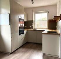 Großzügige OG-Wohnung - 5 ZKB mit Balkon und 2 Pkw-Stellplätzen - Wildenberg