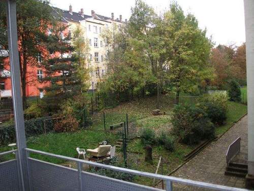 Blick vom Balkon in den Hof , Obergeschoss - 