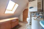 DG Heizungsraum mit Gas-Therme und Warmwasserspeicher - 