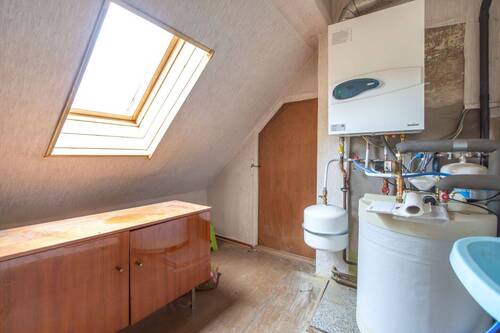 DG Heizungsraum mit Gas-Therme und Warmwasserspeicher - 