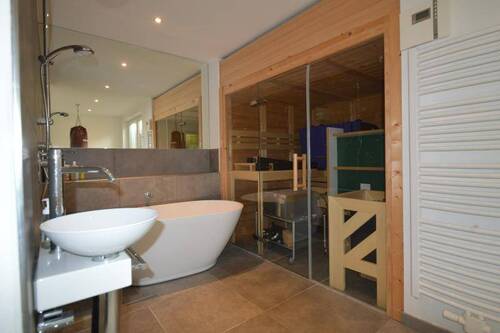 UG: Sauna - 