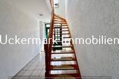 Treppenaufgang zum 1. OG - 