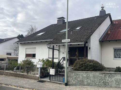 Front zur Staße - MFH _ Wohnen am Rande vom Taunus