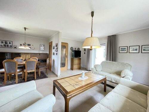 EG Wohn- und Esszimmer - 4 Zimmer Mehrfamilienhaus, Wohnhaus zum Kaufen in Lauf