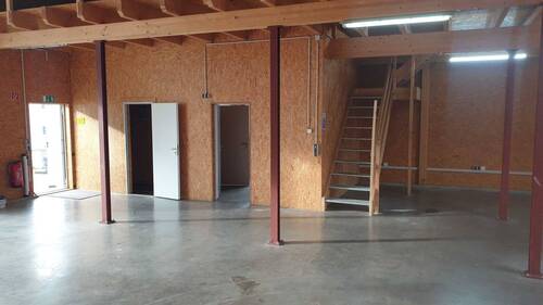 Halle 1 mit Büro/Abstellraum - 