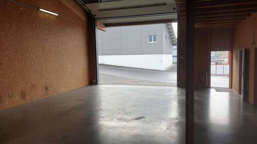 Halle 1 Tor nach vorne - 