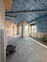 Wohnbereich mit hoher Decke - Etagenwohnung mit 105,80 m&sup2; in Stahnsdorf zum Kaufen