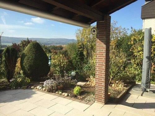 Blick Terrasse - Einfamilienhaus mit 157,00 m&sup2; in Baunatal / Altenritte zur Miete