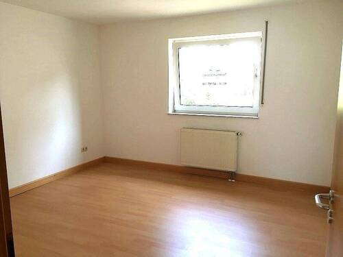 Schlafzimmer, unmöbliert - 