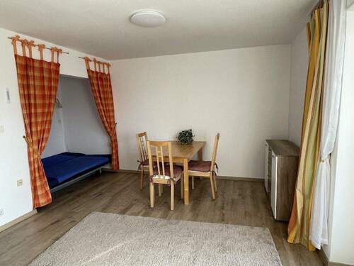 Blick zur Schlafnische - 1 Zimmer Etagenwohnung zum Kaufen in Kaufbeuren