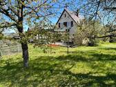 Herrlicher Garten - Gartenparadies in Renningen-Malmsheim: Herrlich gelegenes EFH mit Sonnenterrassen und 2 Garagen