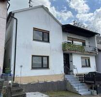 Gepflegtes Wohnhaus mit Panoramablick und Entwicklungspotenzial - Niederhausen an der Appel