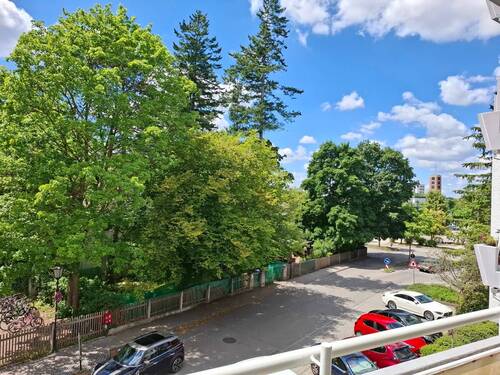 Blick vom Balkon - Etagenwohnung mit 75,00 m² in Haar zum Kaufen