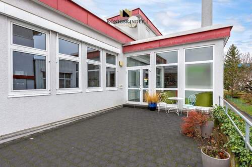 Aussen10 - Gewerbeimmobilie mit hellem, offenem Raumkonzept und 35 Parkplätzen