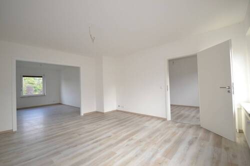 Wohn- & Esszimmer - Etagenwohnung mit 98,00 m&sup2; in Beckdorf zur Miete