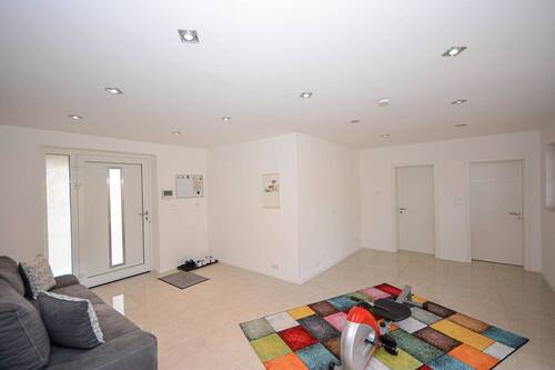 Entree - Einfamilienhaus mit 185,00 m&sup2; in Wesseling zum Kaufen