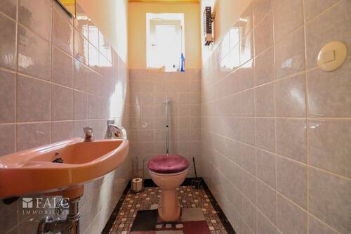 WC - 