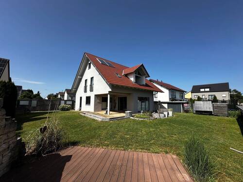 Hausansicht - 5 Zimmer Einfamilienhaus zum Kaufen in Benningen