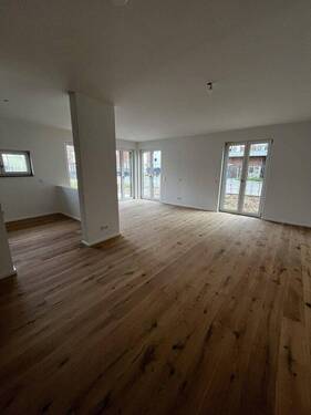 Wohnzimmer - 4 Zimmer Etagenwohnung zur Miete in Frechen
