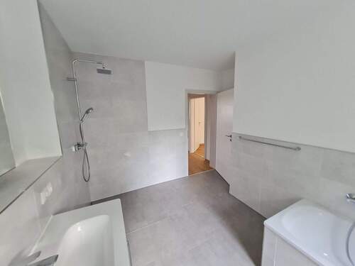 Vollausgestattetes Tageslichtbad - 