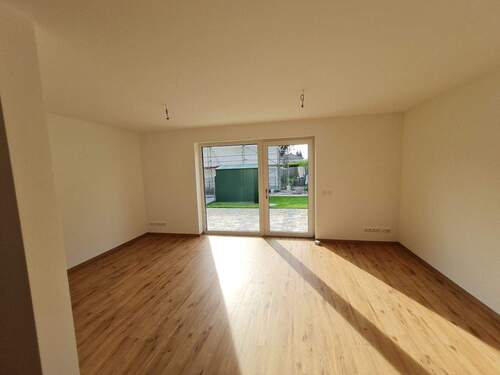 Helles Wohnhzimmer - Reihenmittelhaus mit 134,70 m&sup2; in Krostitz zur Miete