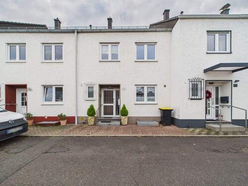 Haus Ansicht Straße - 6 Zimmer Reihenmittelhaus in Euskirchen