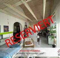 Beste Lage am Laufer Kunigundenberg: Vermietete 2-Zimmer-Wohnung mit Sonnenbalkon und Kfz-Stellplatz